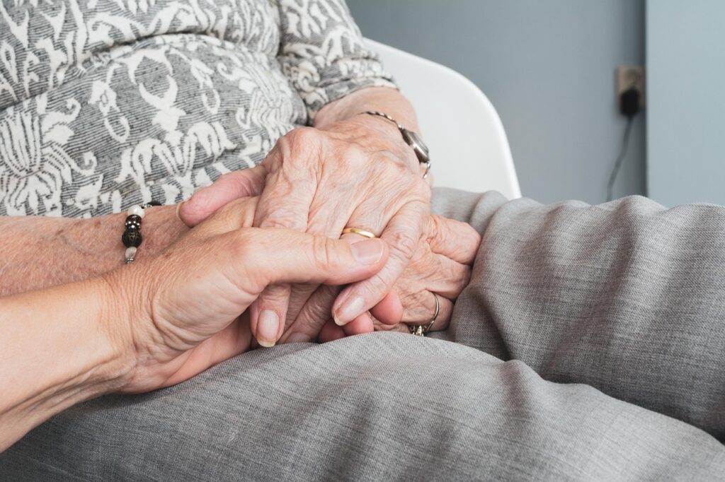 hands, old, old age, senior citizens, vulnerable, concern, old person, elderly, retirement, self-reliance, loneliness, woman, grandmother, happy mothers day, seniors, lived, help out, support, together, friendship, mom, mum